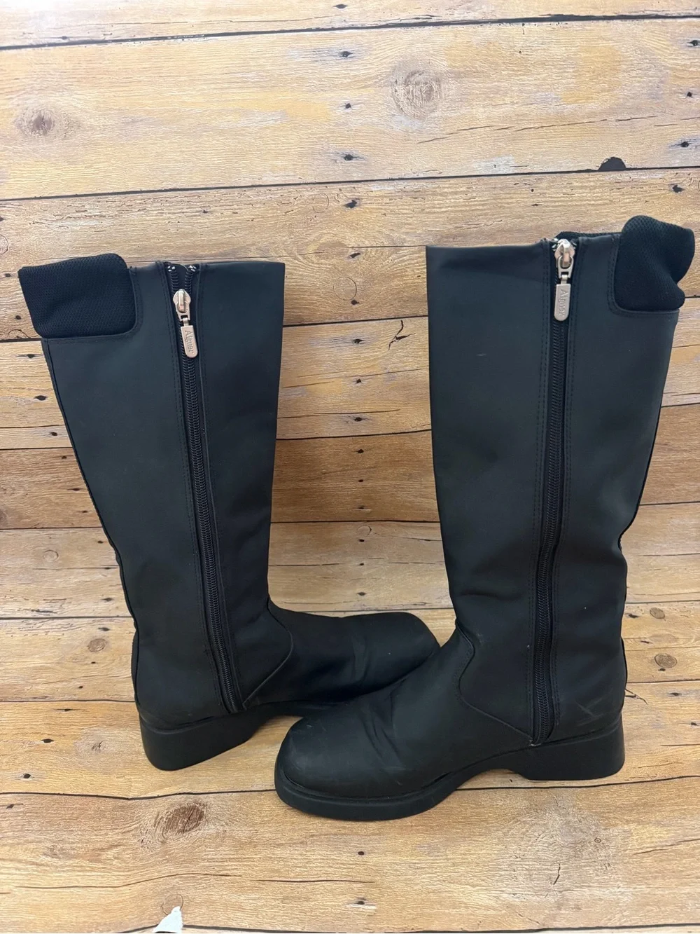 Aigner Ice Cap Black Boots | Women’s 8
